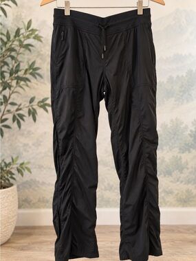 The North Face Aphrodite 2.0 Black Ruched Hiking Travel Outdoor Pants Stretch